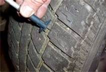 According to federal regulations, the minimum depth required for tire tread on steering axle tires is ____ of an inch.