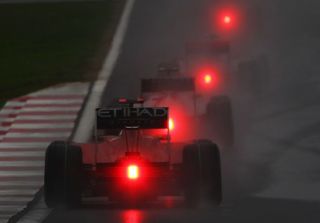 Do Formula 1 drivers have to use rain lights?