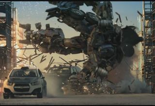 What is Optimus Prime's vehicle form in evasion mode in Age of Extinction?