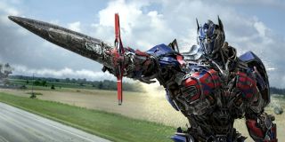 What is Optimus Prime's main vehicle form in Age of Extinction?