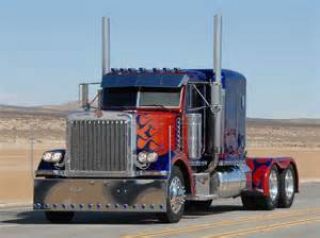 Which Optimus Prime version as a Peterbilt 379Â semi-truck as his vehicle forms?