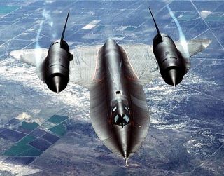 Which Aerialbot's vehicle form is a Lockheed SR-71 Blackbird in Revenge of the Fallen?