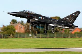 Which Decepticon's vehicle form is a Eurofighter Typhoon?